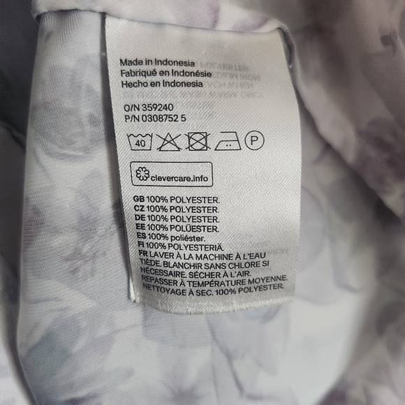 H&M buttoned flowy floral blouse sz 12 - Picture 5 of 8